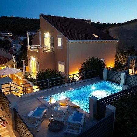 Villa "Amber" Luxury Apartments With A Pool 米利尼 外观 照片