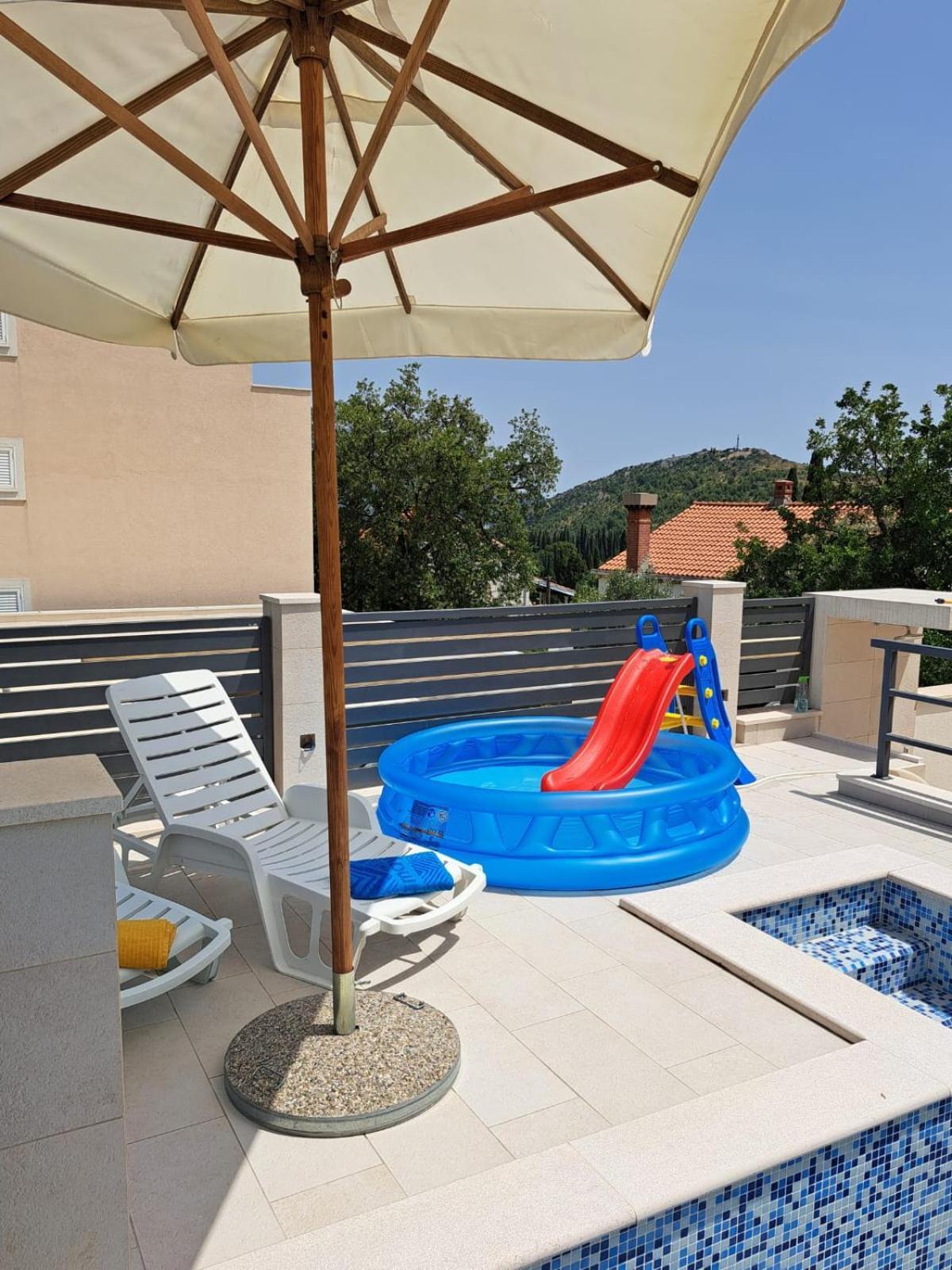 Villa "Amber" Luxury Apartments With A Pool 米利尼 外观 照片