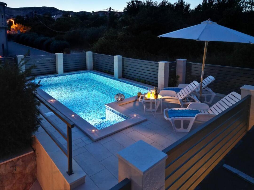 Villa "Amber" Luxury Apartments With A Pool 米利尼 客房 照片