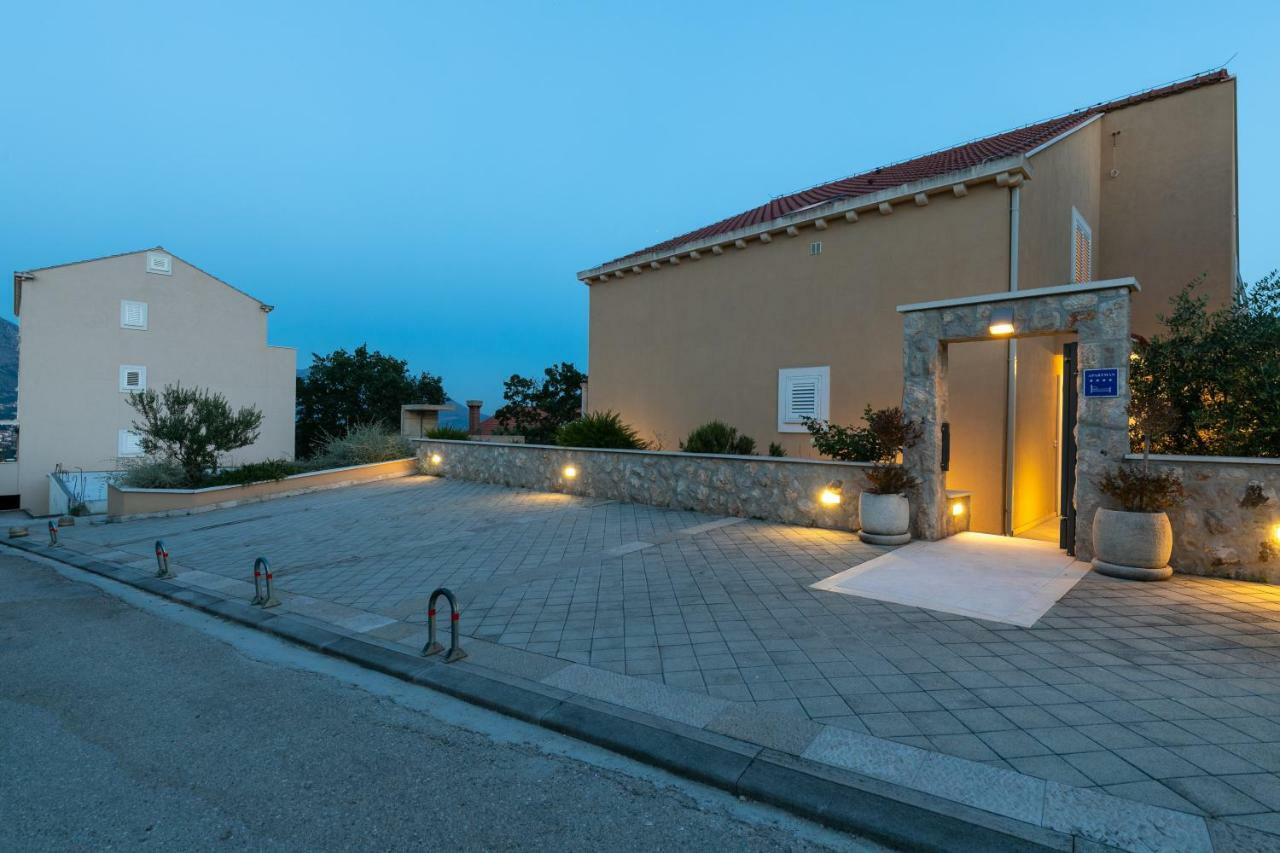 Villa "Amber" Luxury Apartments With A Pool 米利尼 外观 照片