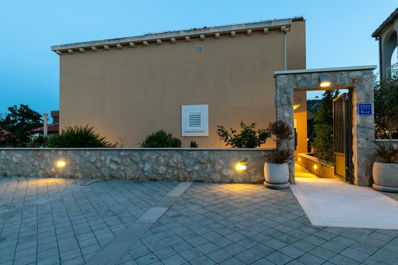Villa "Amber" Luxury Apartments With A Pool 米利尼 外观 照片