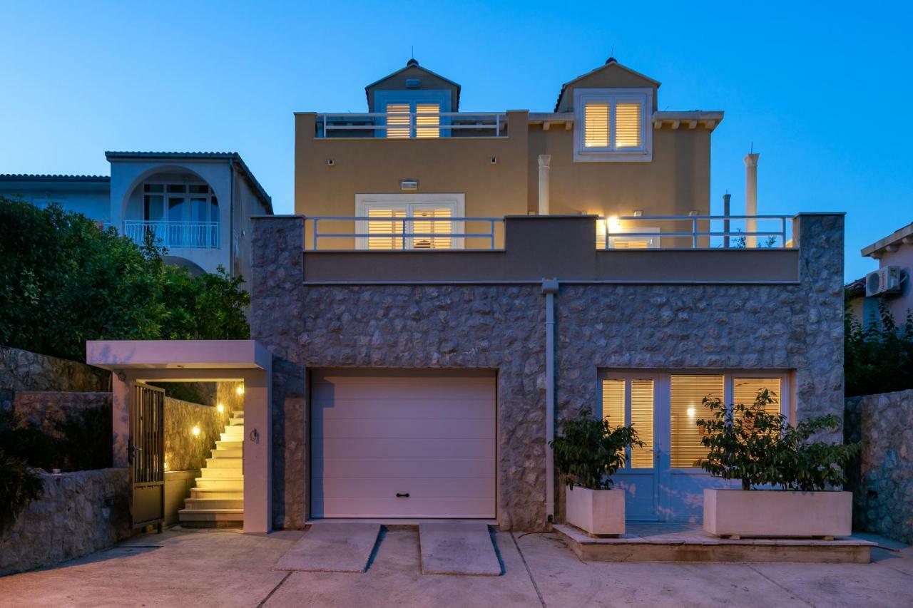 Villa "Amber" Luxury Apartments With A Pool 米利尼 外观 照片